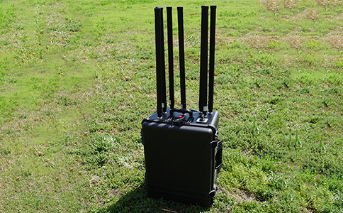 拉桿箱版無人機(jī)干擾系統(tǒng)守護(hù)空域安全 拉桿箱版無人機(jī)干擾系統(tǒng)守護(hù)空域安全