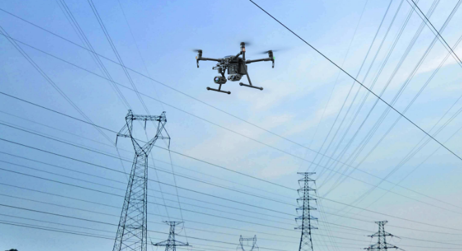 多旋翼無人機在電力巡檢方向的應用(圖1) 多旋翼無人機在電力巡檢方向的應用(圖1)
